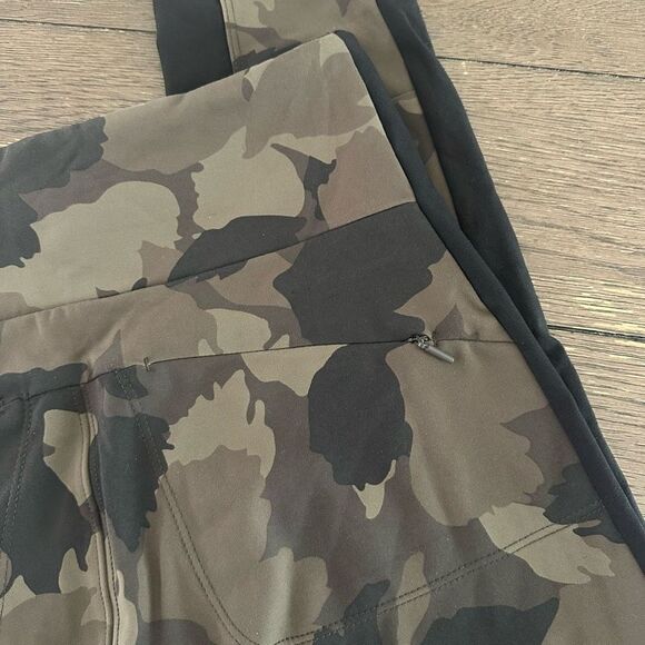 ATHLETA Women’s ESSEX Camo Hybrid Tight Leggings Brown Black size small - Picture 4 of 9